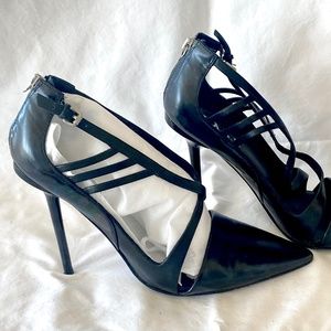 L.A.M.B. LEATHER  CUTOUT PUMP WITH ZIPPER DETAIL